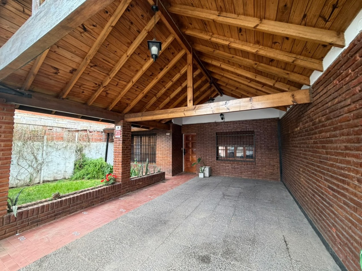 Hermosa Casa De 5 Ambientes - Villa Ballester
