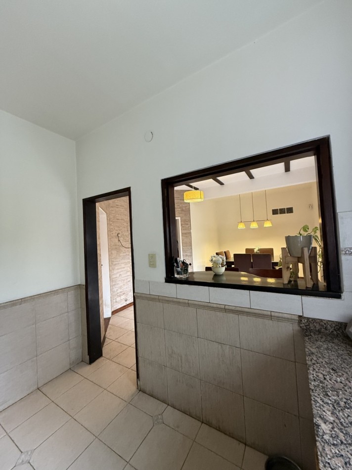 CASA DE 5 AMBIENTES - VILLA BALLESTER