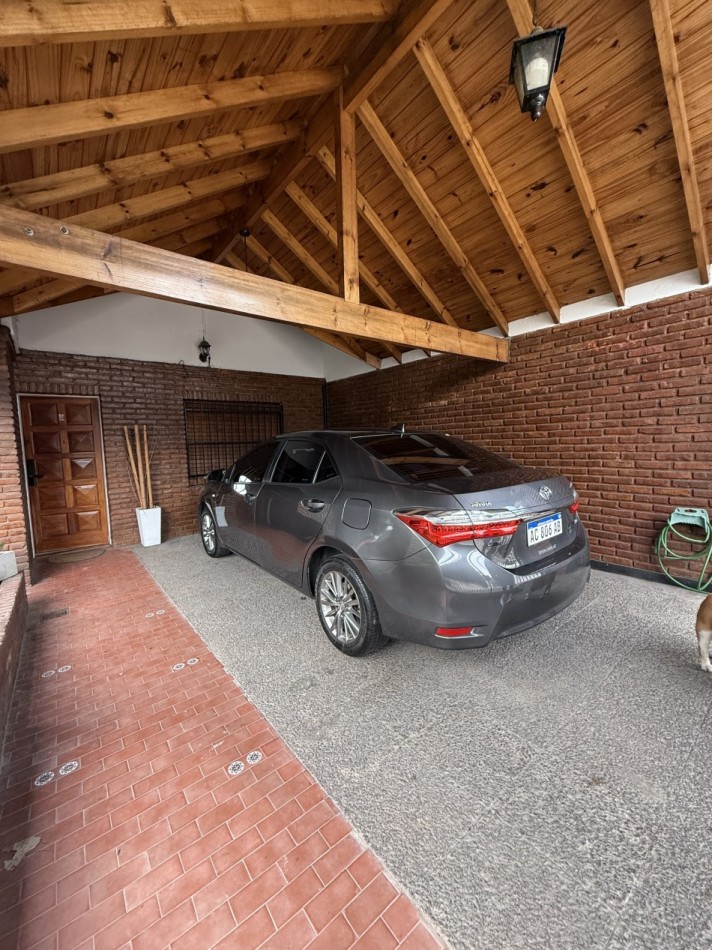 CASA DE 5 AMBIENTES - VILLA BALLESTER