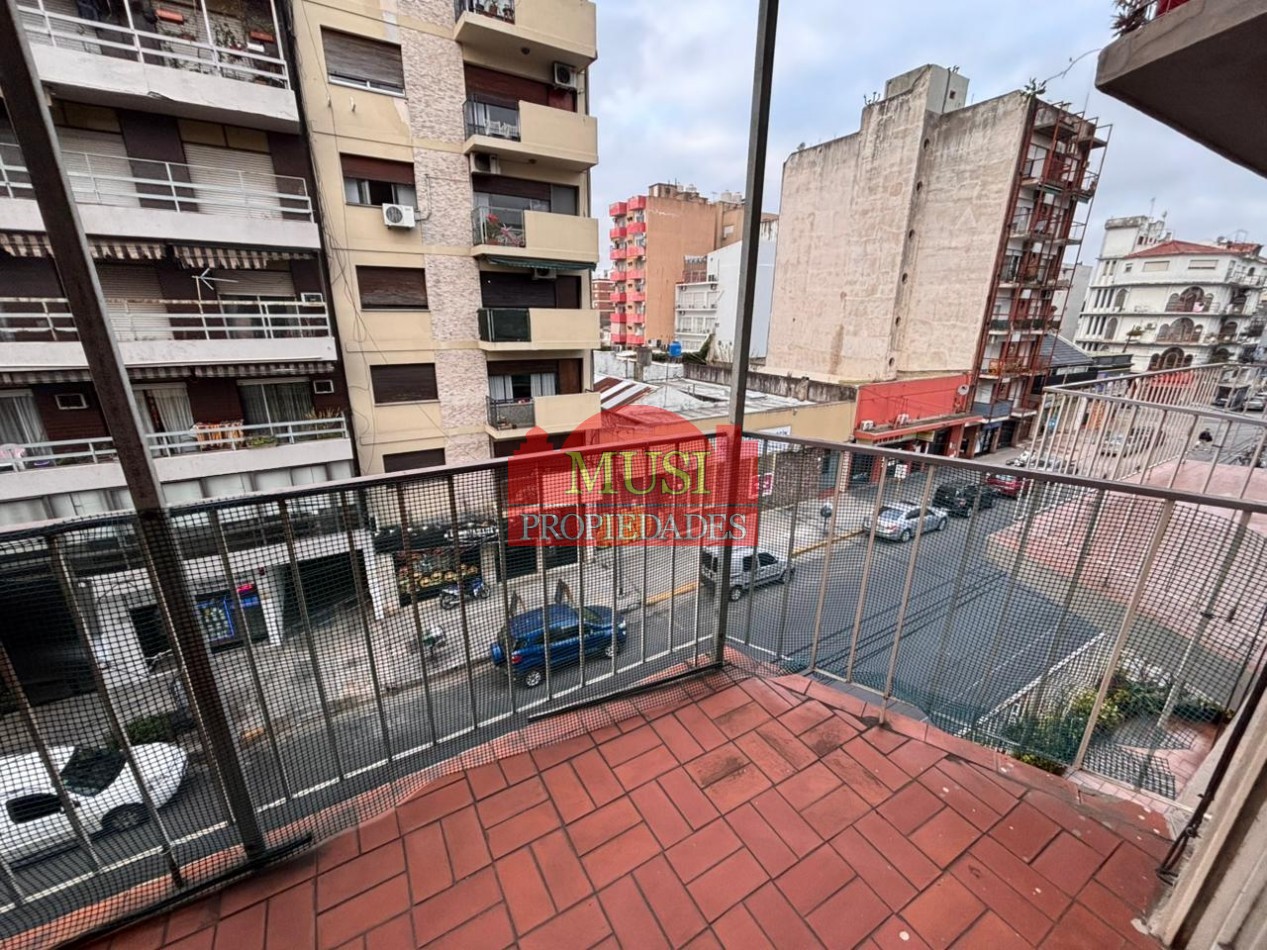 Depto de 4 amb. con cochera - San Martin centro