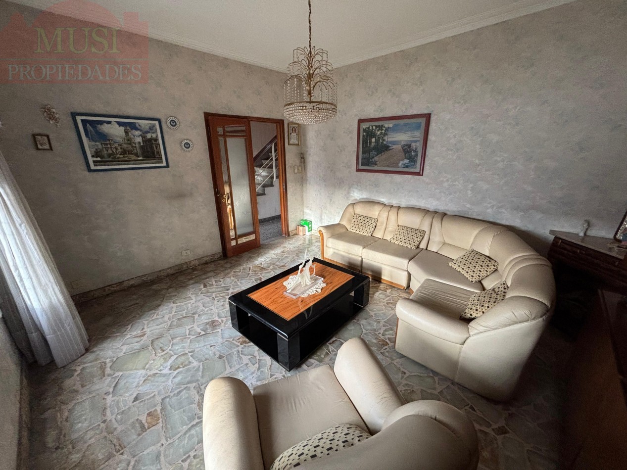Casa 5 ambientes - Villa Ballester
