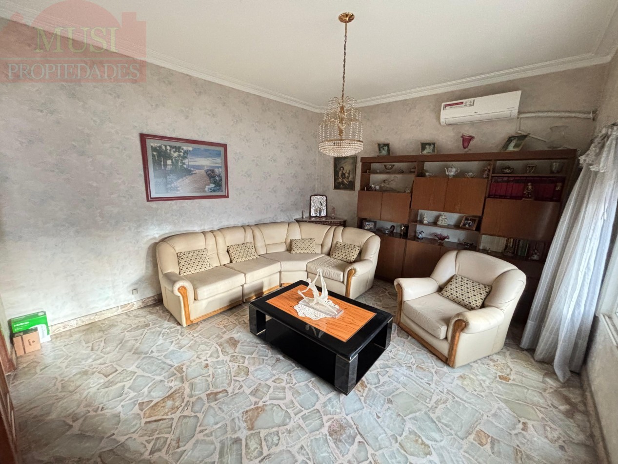 Casa 5 ambientes - Villa Ballester