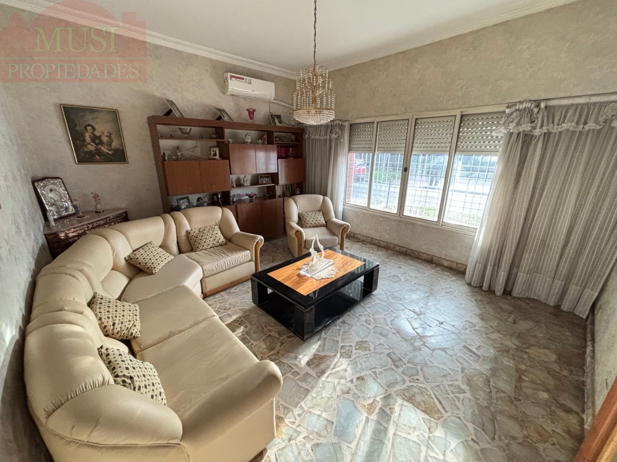 Casa 5 ambientes - Villa Ballester