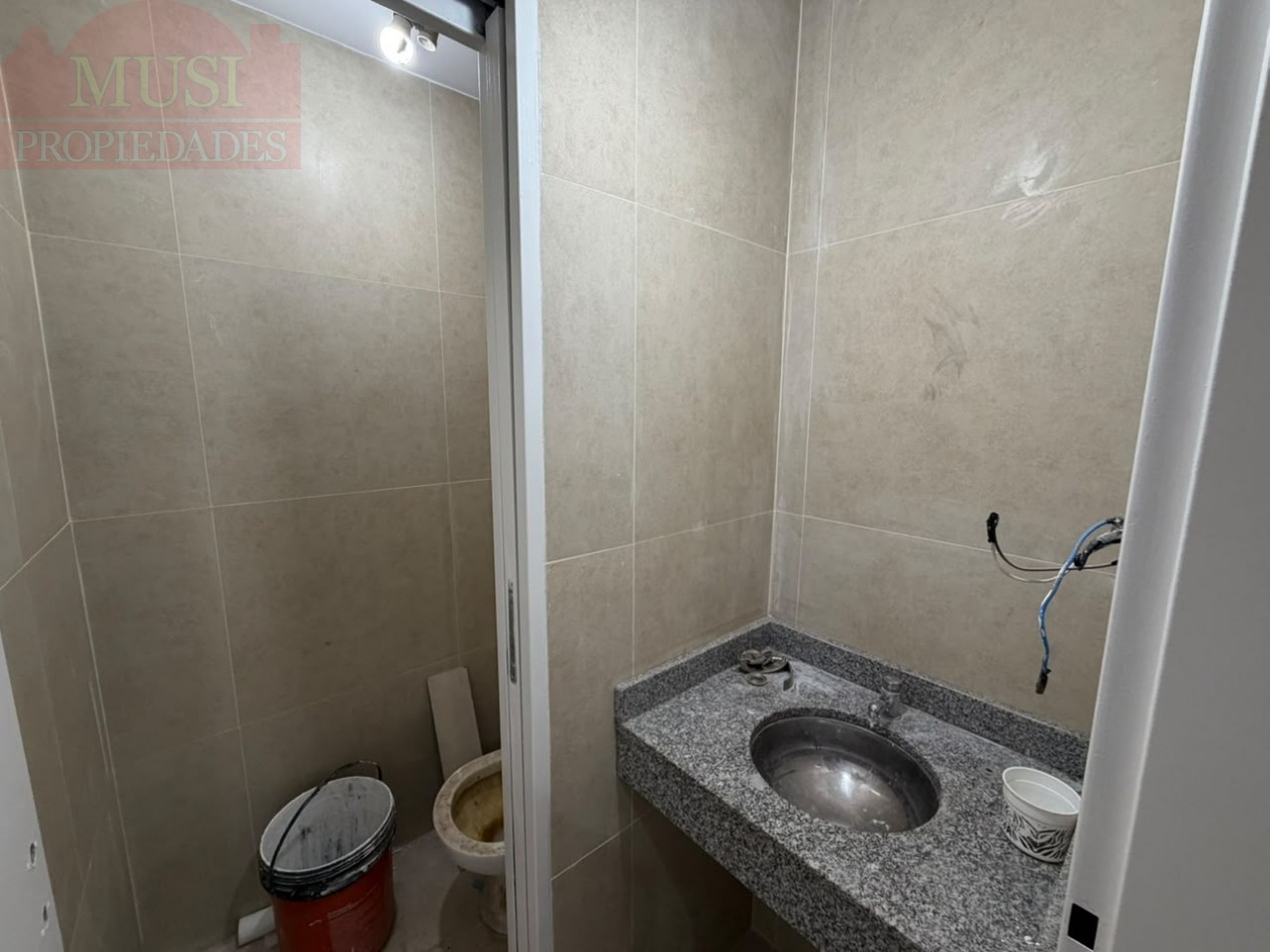 EXCELENTE LOCAL UBICACION PREMIUM 