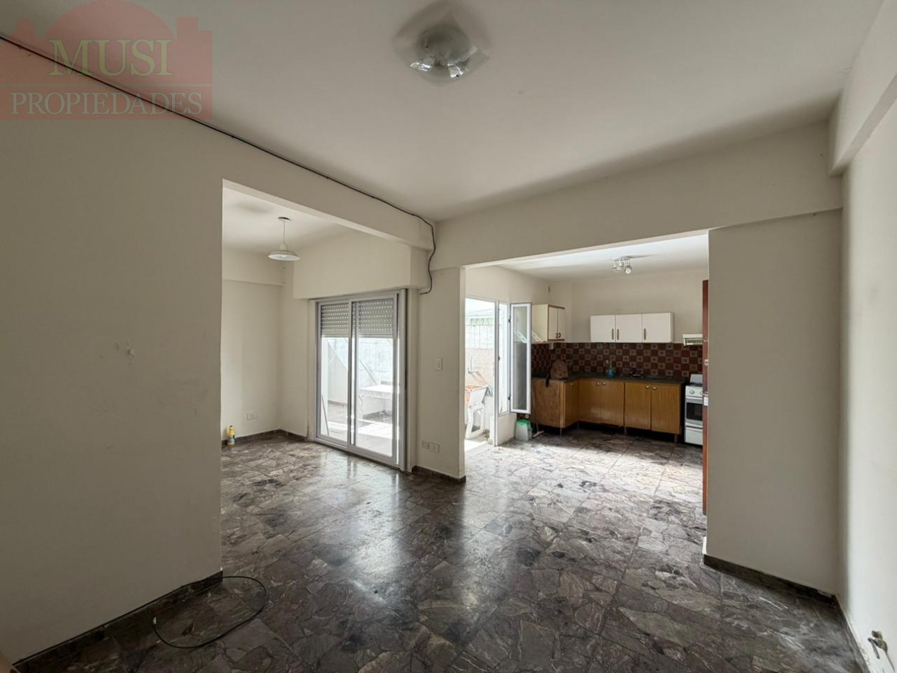 Departamento de 2 ambientes en Planta Baja con Patio - San Martin Centro