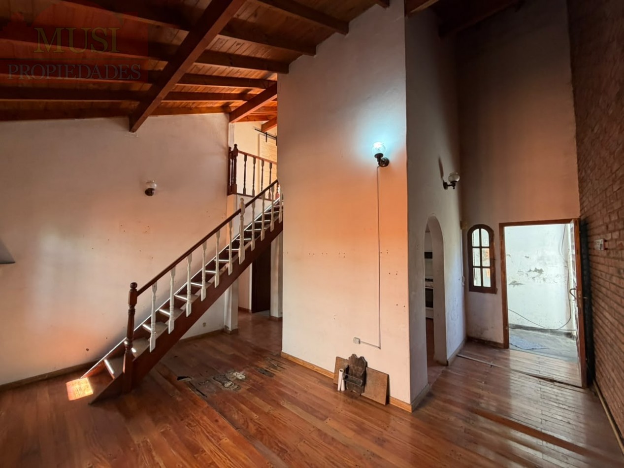 Hermoso PH de 4 ambientes a reciclar en venta - San Martin centro