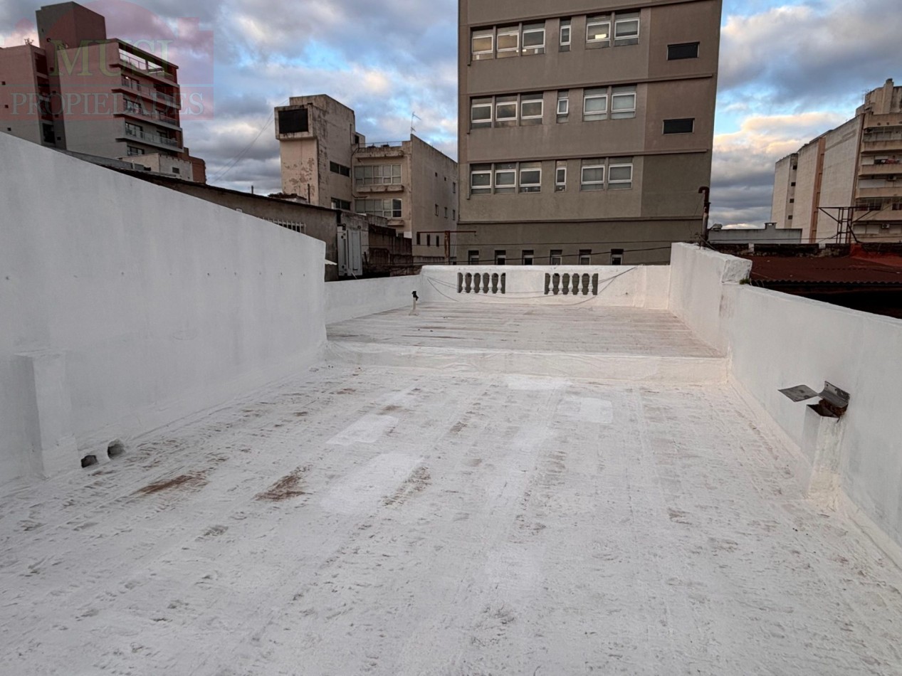 EXCELENTE LOCAL UBICACION PREMIUM 