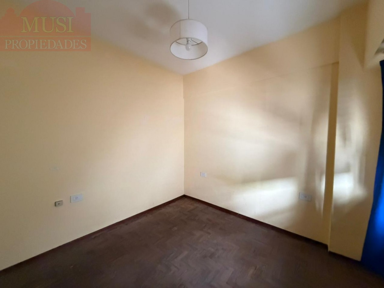 Departamento de 2 ambientes en Planta Baja con Patio - San Martin Centro
