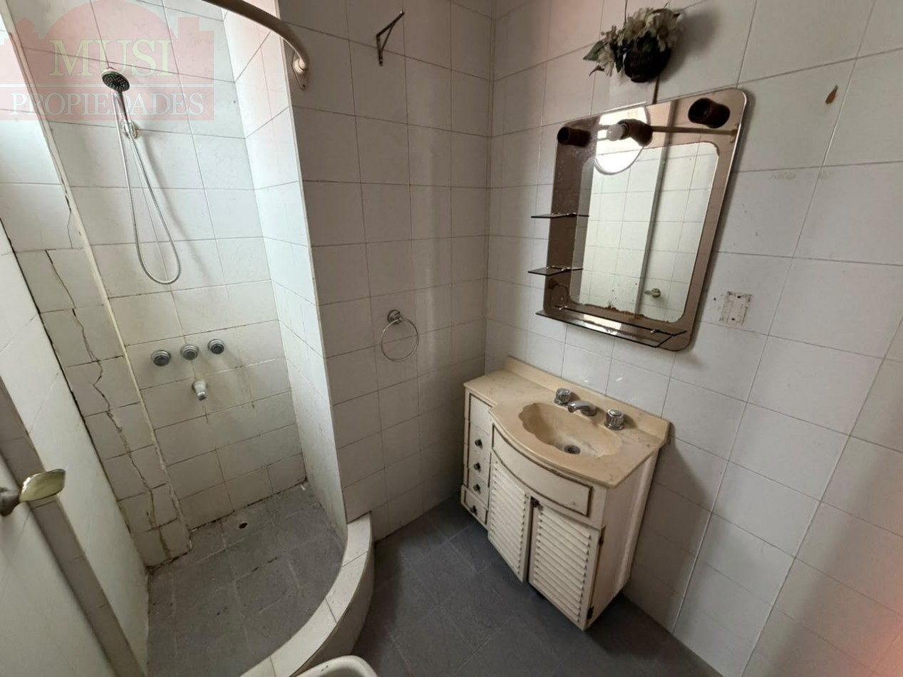Hermoso PH de 4 ambientes a reciclar en venta - San Martin centro