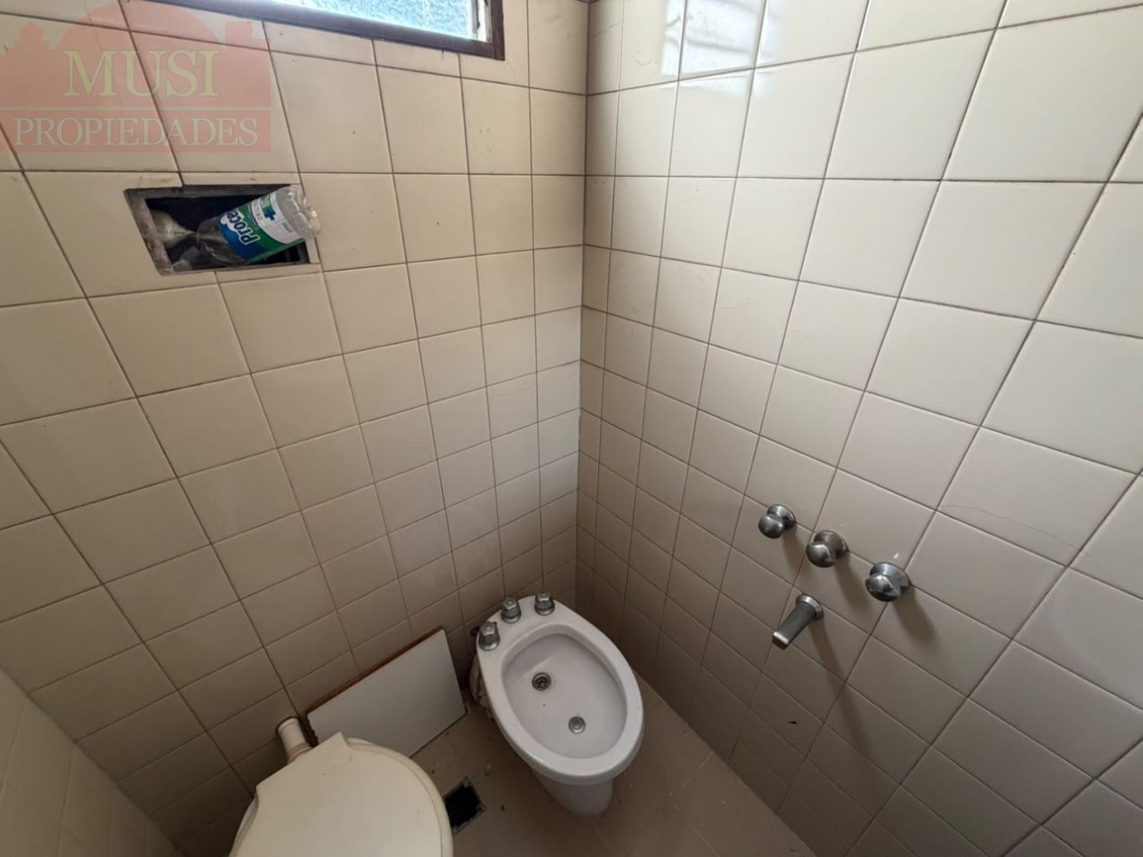 Hermoso PH de 4 ambientes a reciclar en venta - San Martin centro