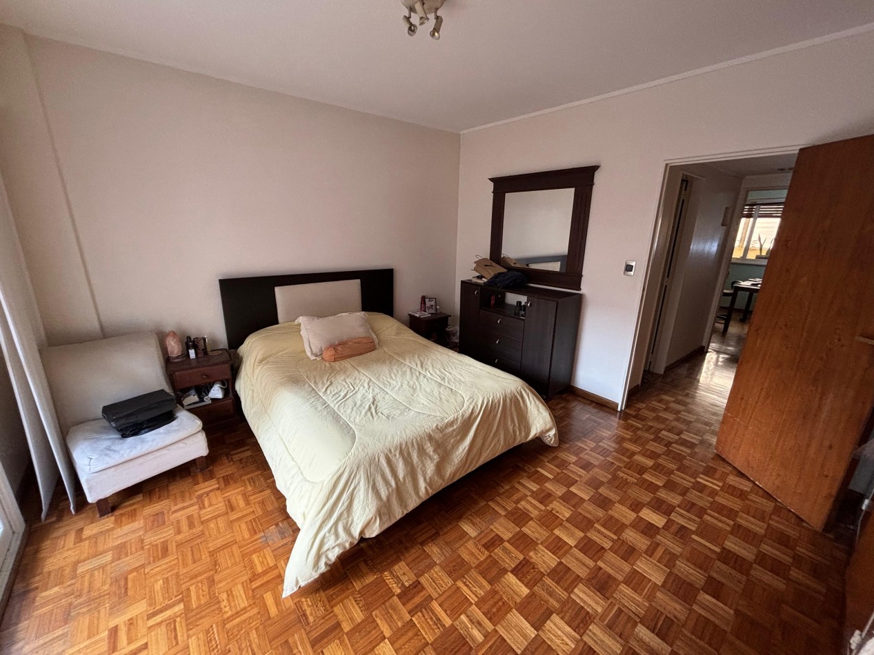Departamento de 4 Ambientes en venta Dep. de Servicio y espacio guarda coche