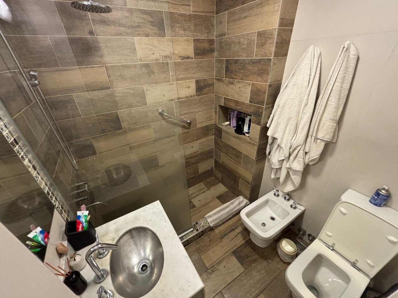 Departamento de 4 Ambientes en venta Dep. de Servicio y espacio guarda coche