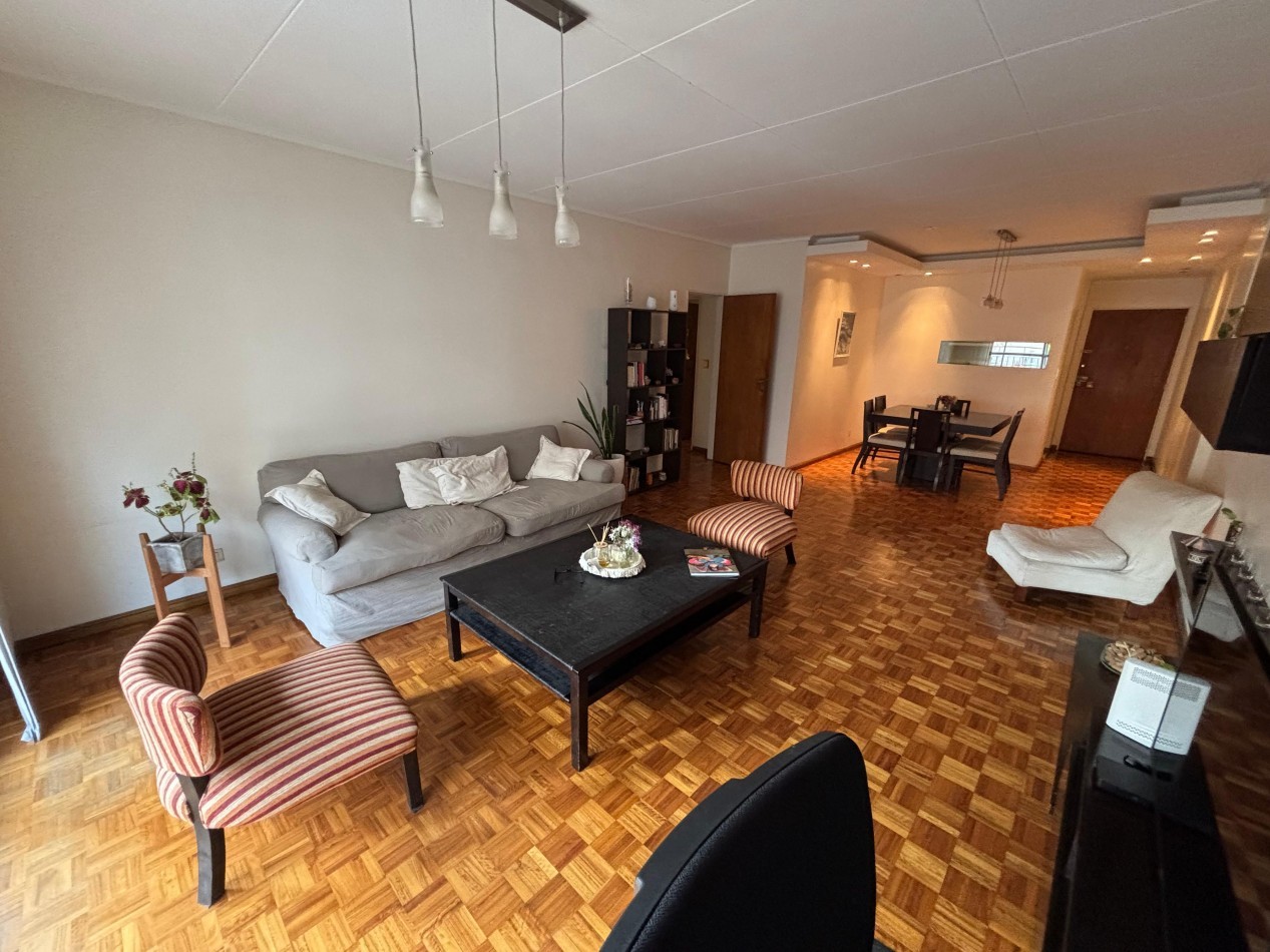 Departamento de 4 Ambientes en venta Dep. de Servicio y espacio guarda coche