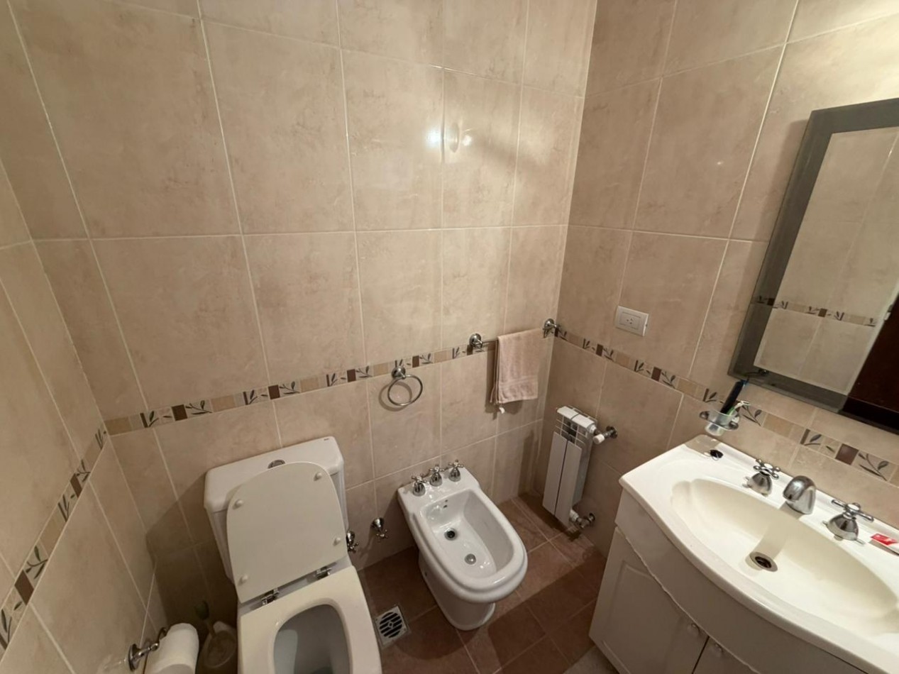 Departamento de 4 ambientes de categoria CON COCHERA en venta - San Martin centro