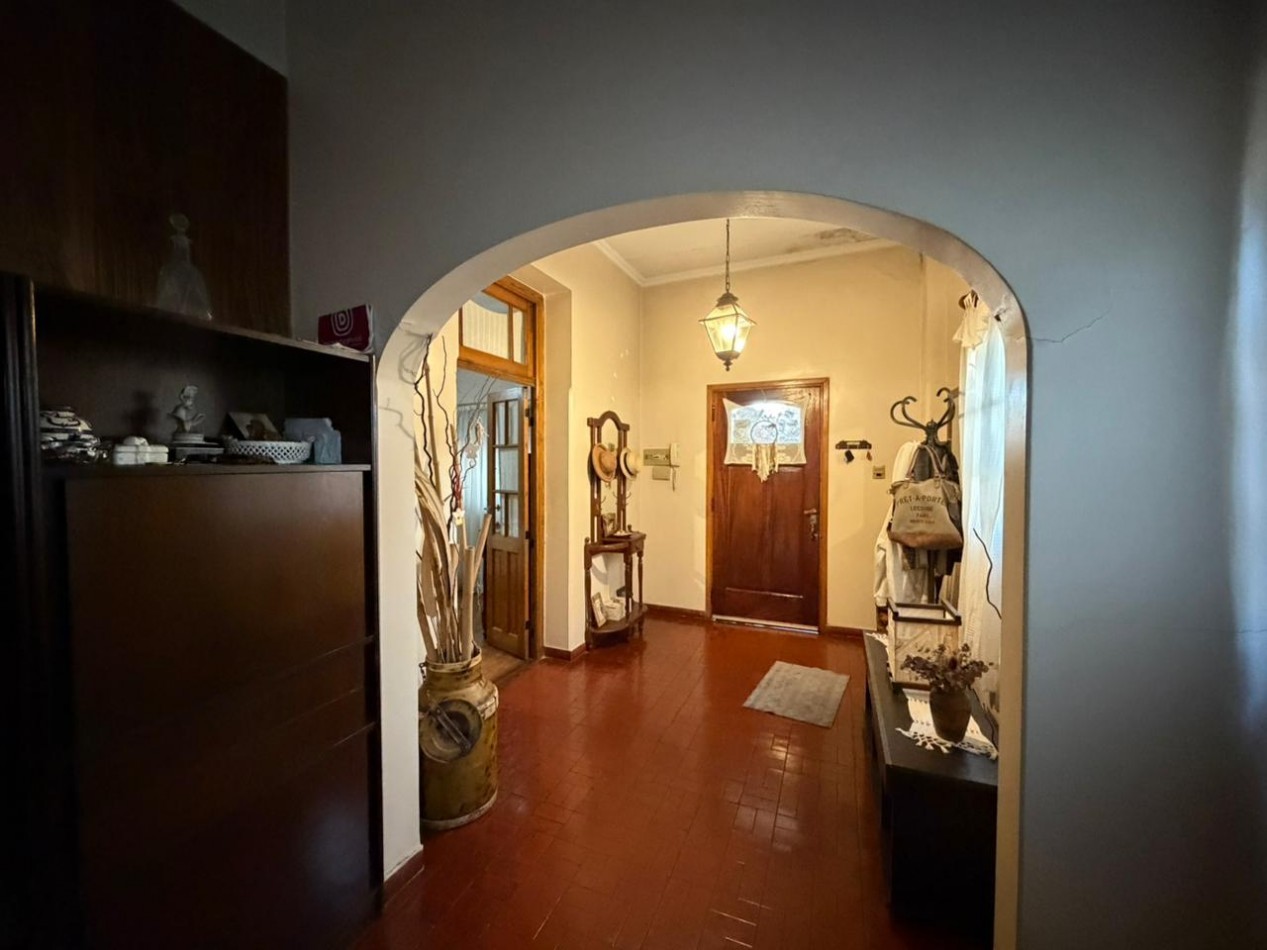Excelente casa de 4 ambientes en venta - Malaver