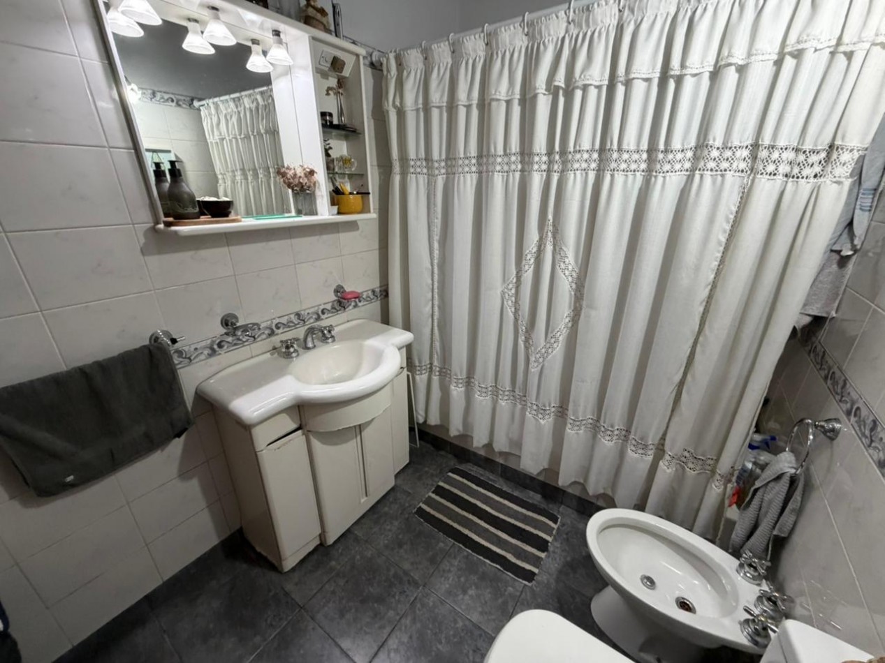 Excelente casa de 4 ambientes en venta - Malaver