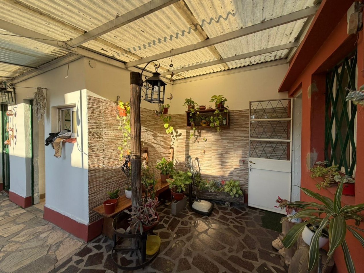 Excelente casa de 4 ambientes en venta - Malaver