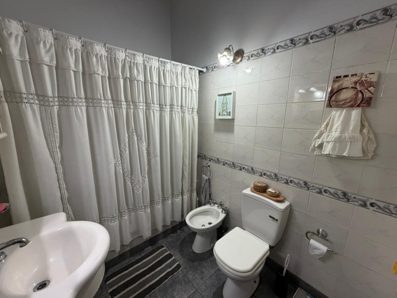 Excelente casa de 4 ambientes en venta - Malaver