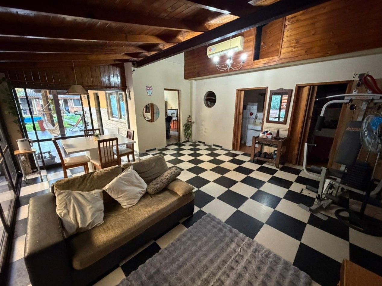 Hermosa casa de 4 ambientes en venta - San Martin