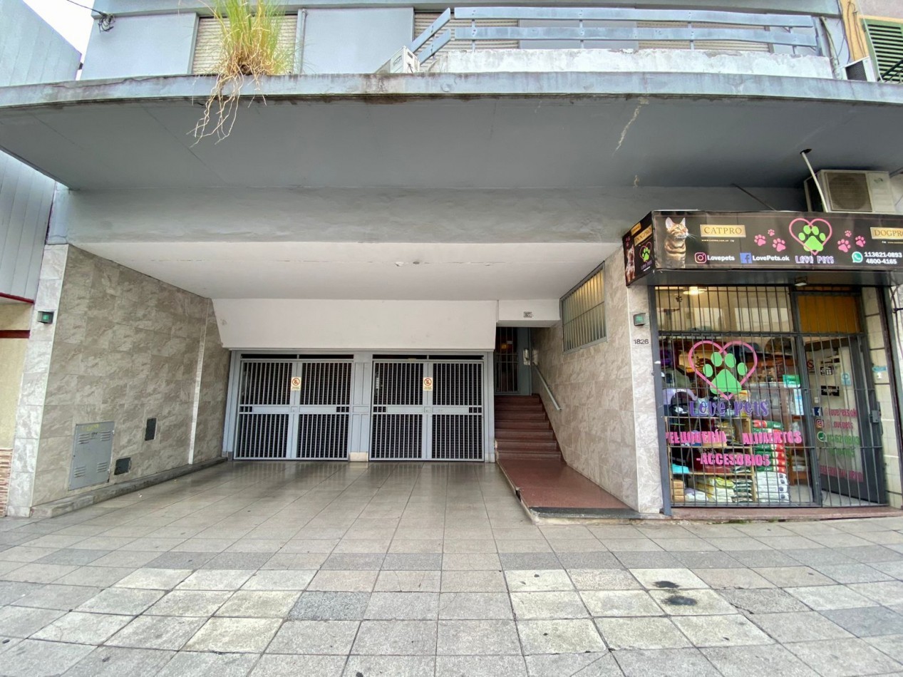 Excelente departamento semipiso de 3 ambientes con COCHERA cubierta - Centro San Martin