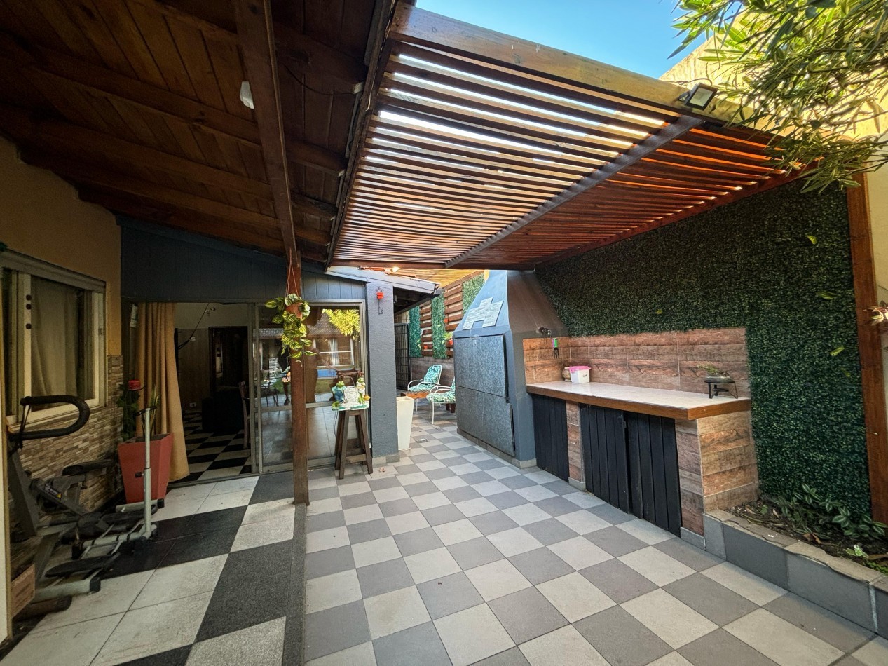 Hermosa casa de 4 ambientes en venta - San Martin