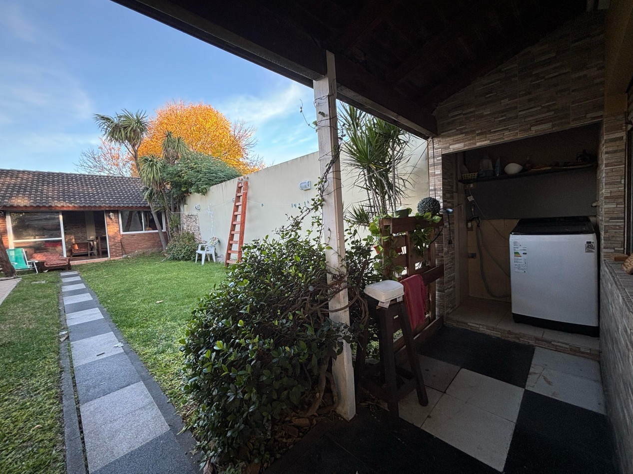 Hermosa casa de 4 ambientes en venta - San Martin