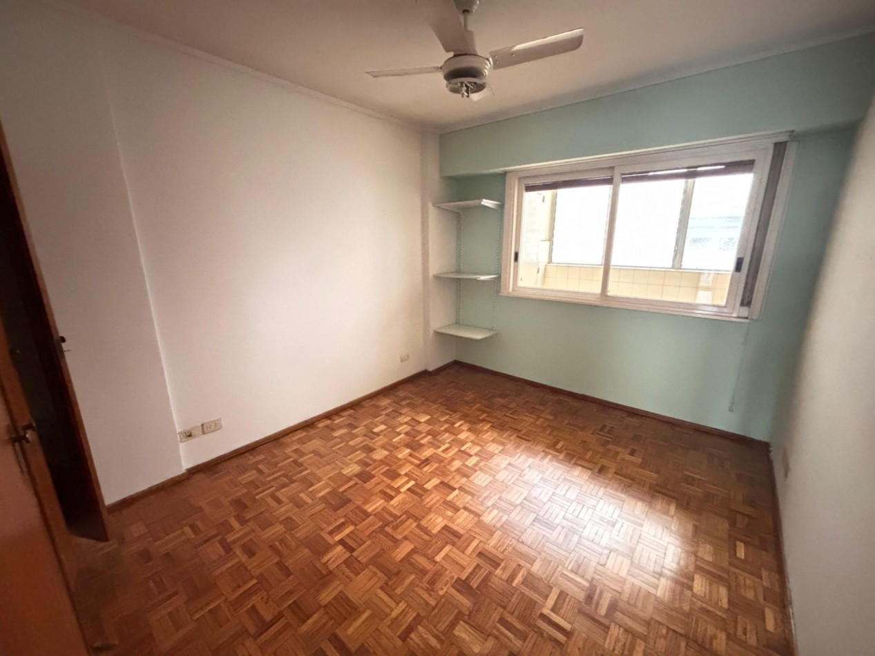 Departamento de 4 Ambientes en venta Dep. de Servicio y espacio guarda coche