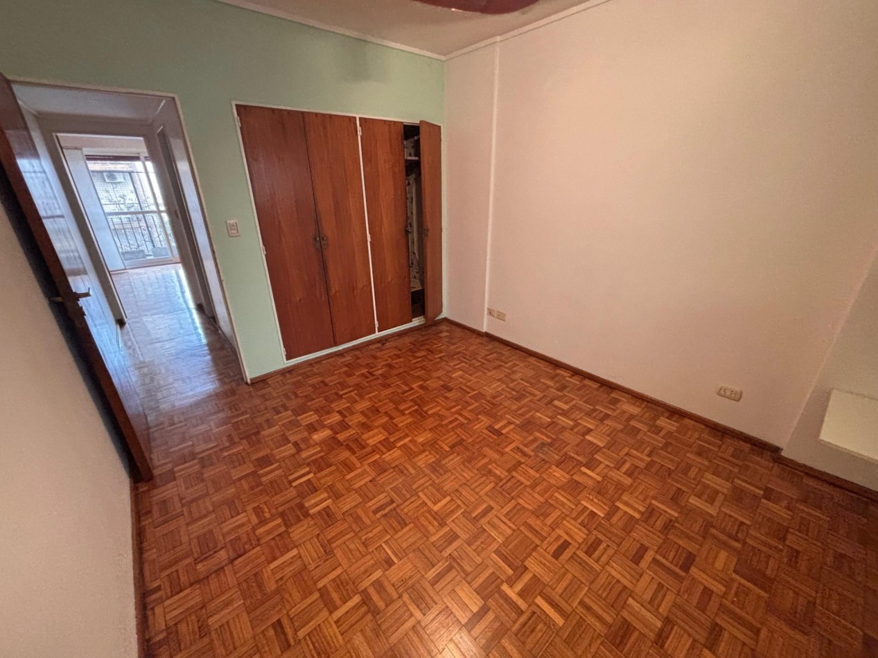 Departamento de 4 Ambientes en venta Dep. de Servicio y espacio guarda coche