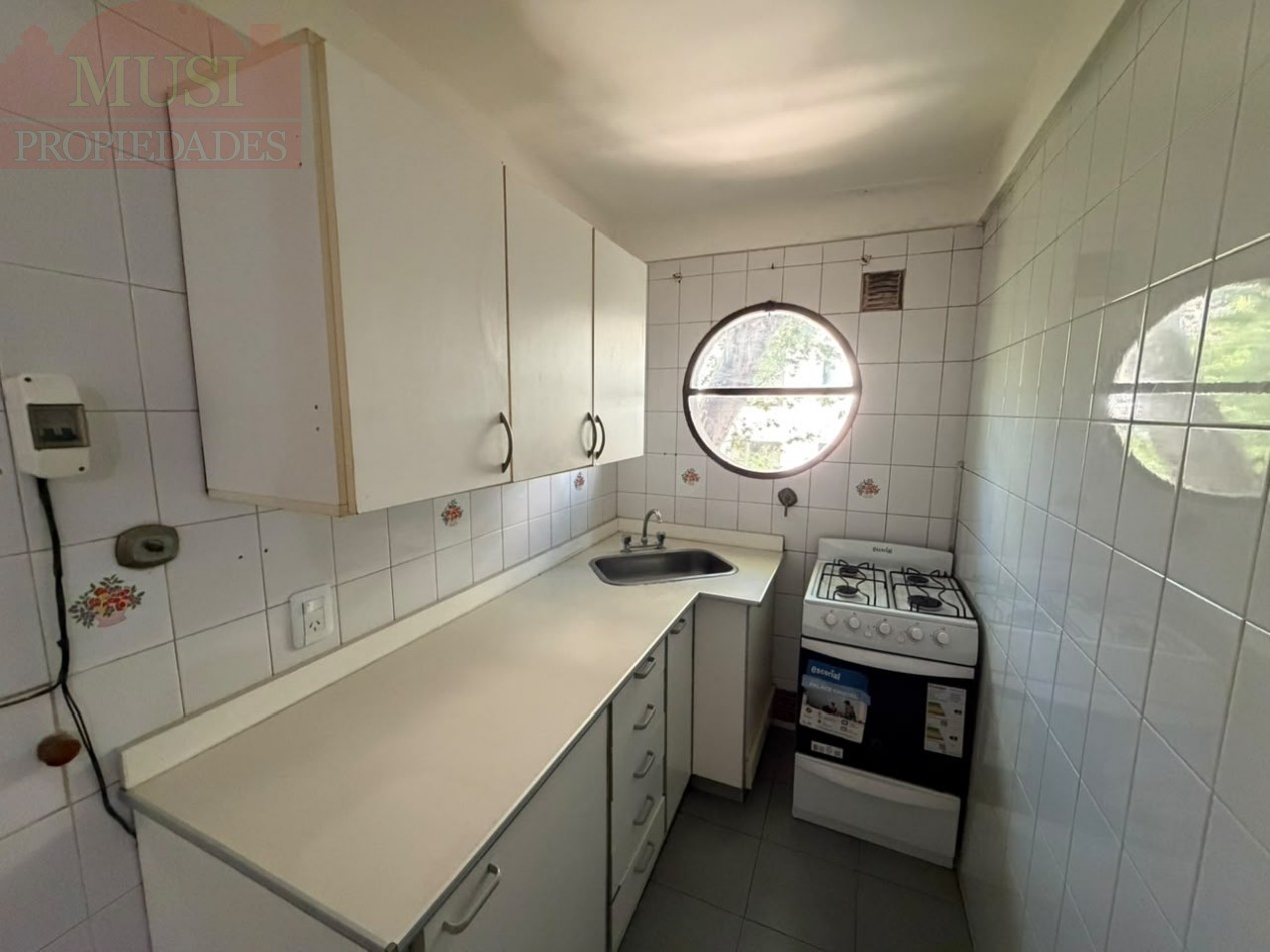 Excelente departamento monoambiente dividido en alquiler - San Martin centro