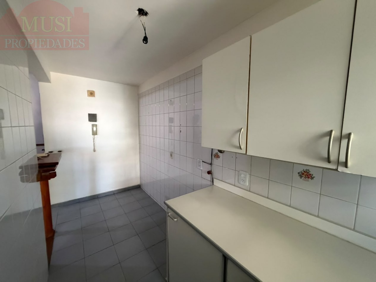 Excelente departamento monoambiente dividido en alquiler - San Martin centro