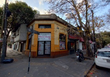 Excelente esquina en el centro de Gral. San Martin 