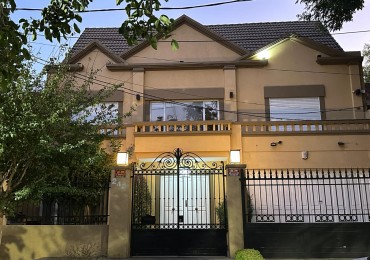 CASA DE 6 AMBIENTES - VICENTE LOPEZ