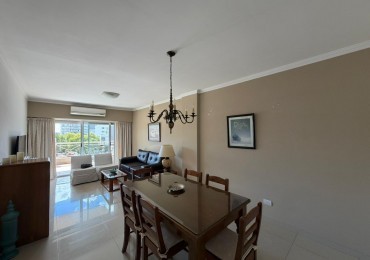 Departamento de 4 ambientes de categoria CON COCHERA en venta - San Martin centro