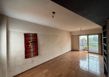 Excelente departamento semipiso de 3 ambientes con COCHERA cubierta - Centro San Martin