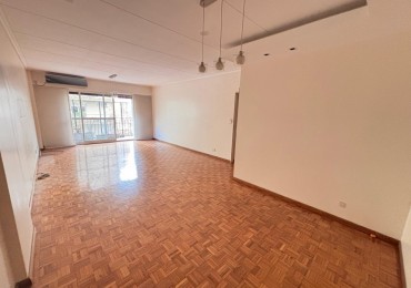 Departamento de 4 Ambientes en venta Dep. de Servicio y espacio guarda coche